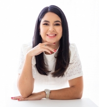Dra.  Vanessa Lins de Menezes